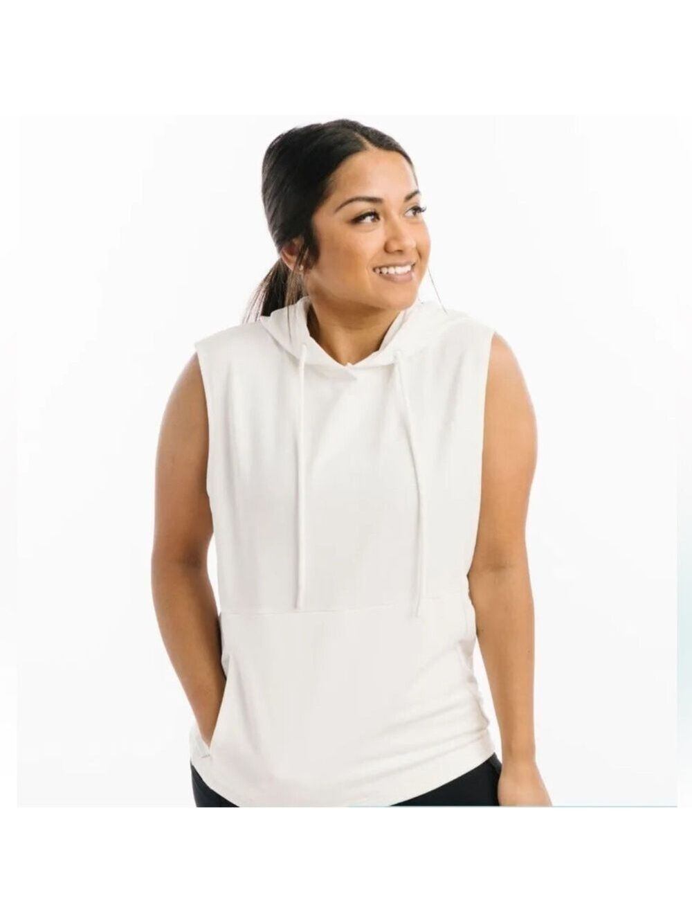 ZYIA Women’s NWT Fighter Sleeveless Hoodie White XL